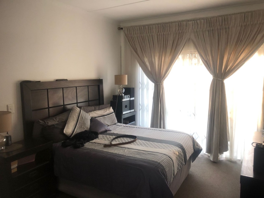 4 Bedroom Property for Sale in Lombardy East Gauteng