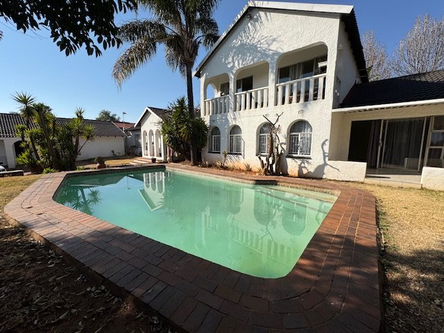 5 Bedroom Property for Sale in Edleen Gauteng