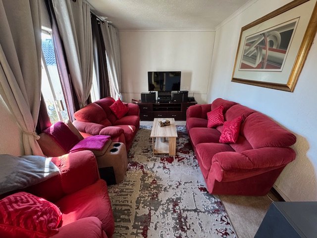5 Bedroom Property for Sale in Edleen Gauteng