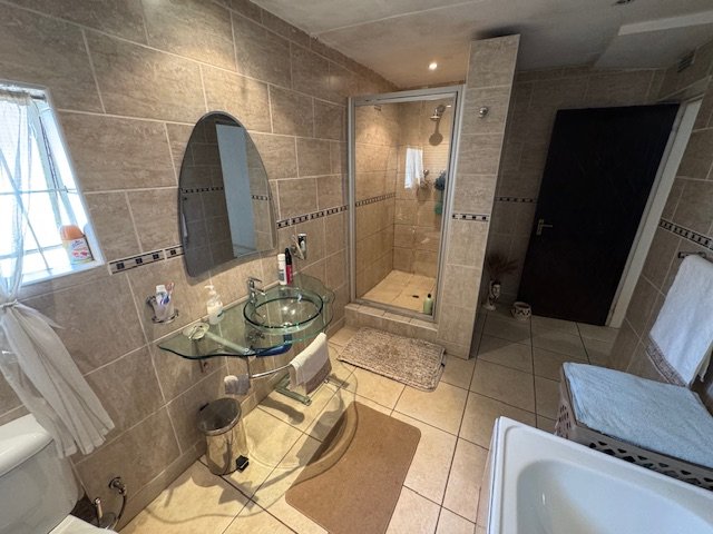 5 Bedroom Property for Sale in Edleen Gauteng