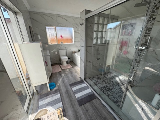 5 Bedroom Property for Sale in Edleen Gauteng
