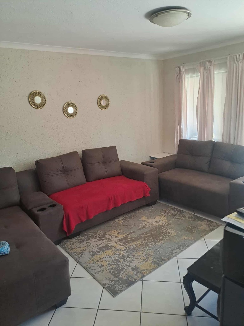 To Let 2 Bedroom Property for Rent in Theresa Park Gauteng