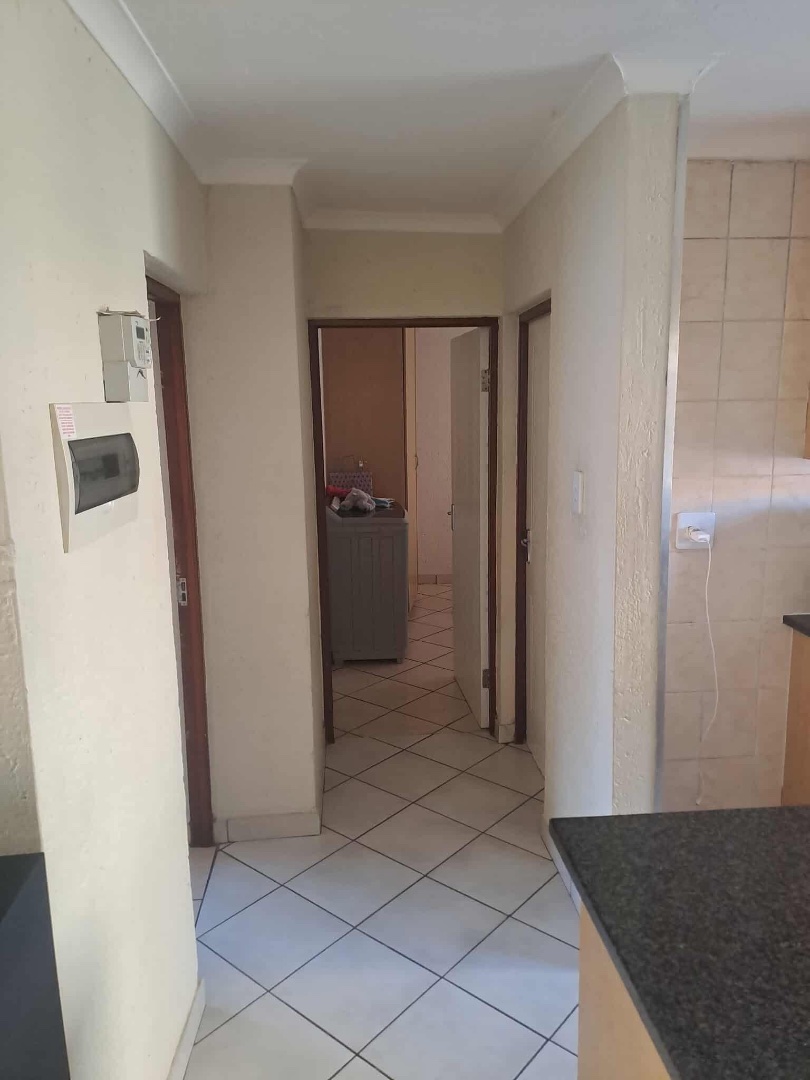 To Let 2 Bedroom Property for Rent in Theresa Park Gauteng