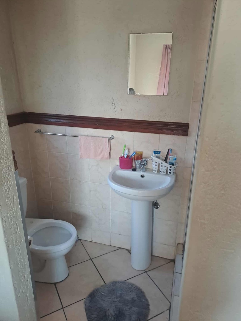 To Let 2 Bedroom Property for Rent in Theresa Park Gauteng