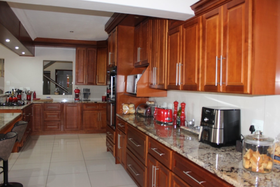 5 Bedroom Property for Sale in Centurion Golf Estate Gauteng