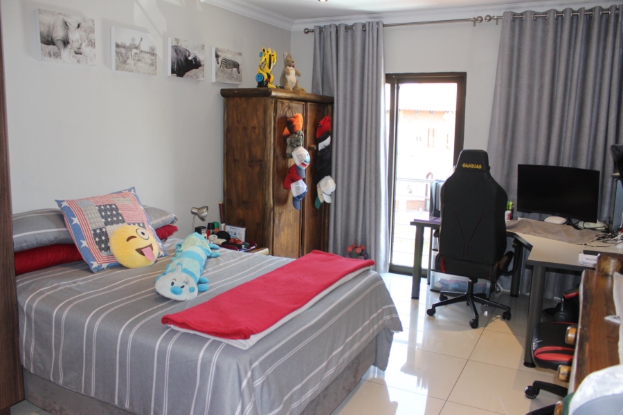 5 Bedroom Property for Sale in Centurion Golf Estate Gauteng