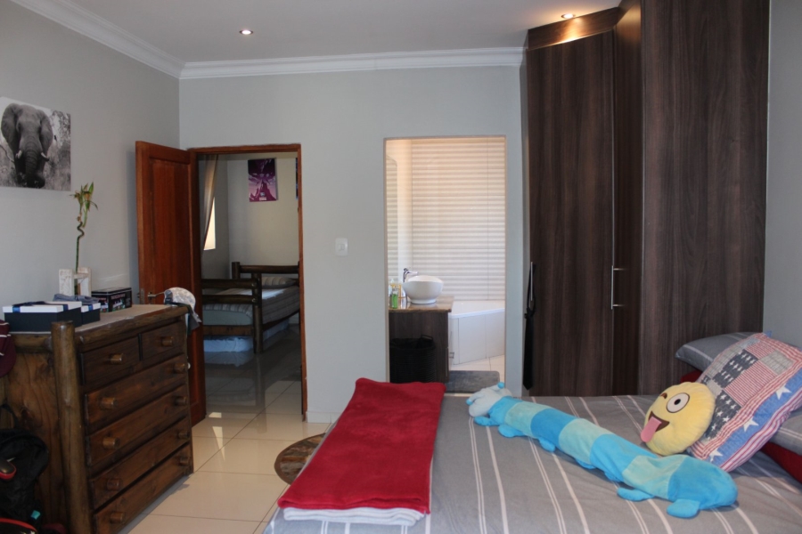 5 Bedroom Property for Sale in Centurion Golf Estate Gauteng
