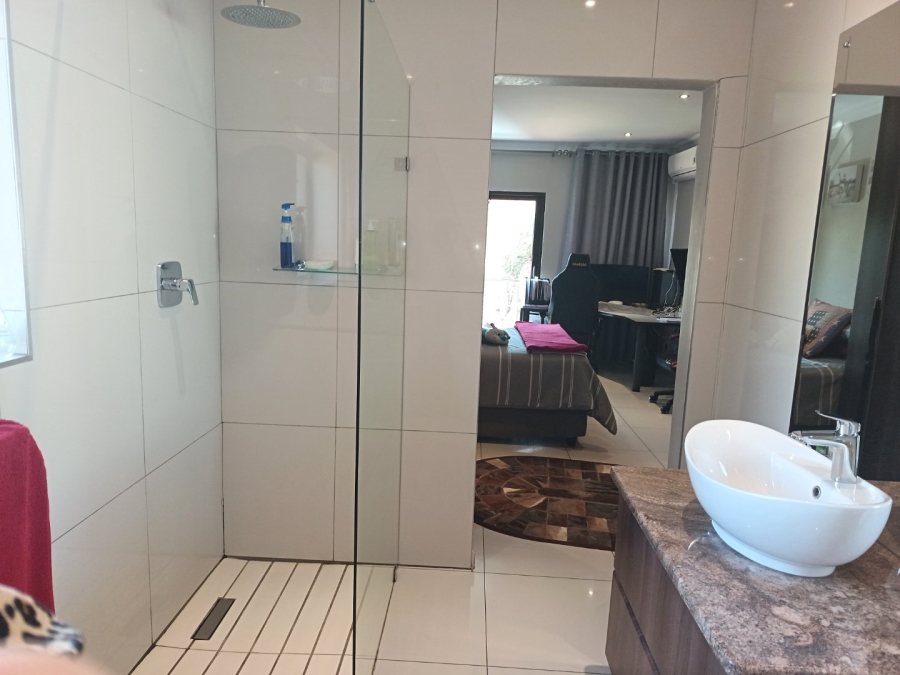5 Bedroom Property for Sale in Centurion Golf Estate Gauteng