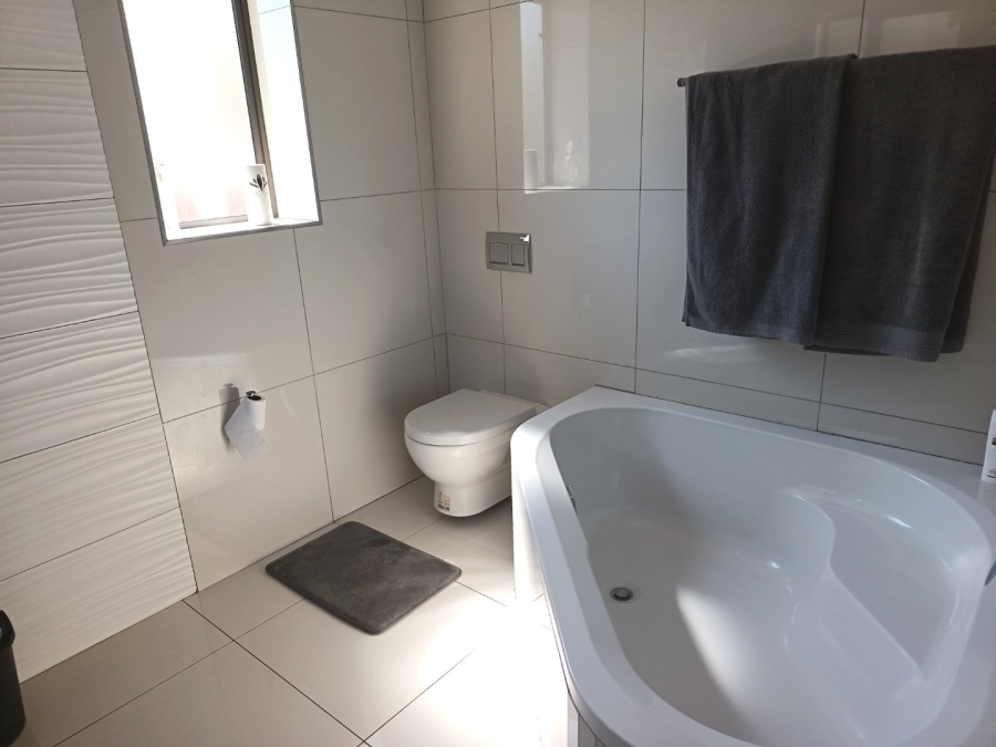 5 Bedroom Property for Sale in Centurion Golf Estate Gauteng