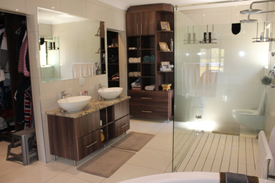5 Bedroom Property for Sale in Centurion Golf Estate Gauteng