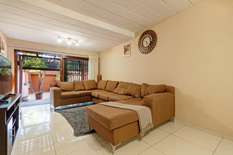 2 Bedroom Property for Sale in Sunninghill Gauteng