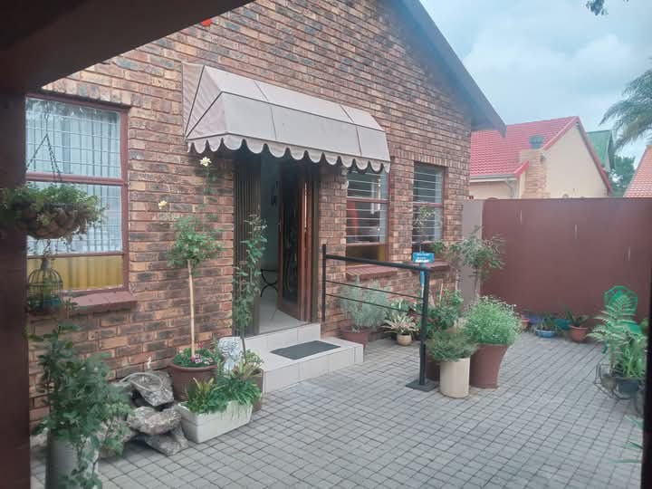 4 Bedroom Property for Sale in Parktown Estate Gauteng
