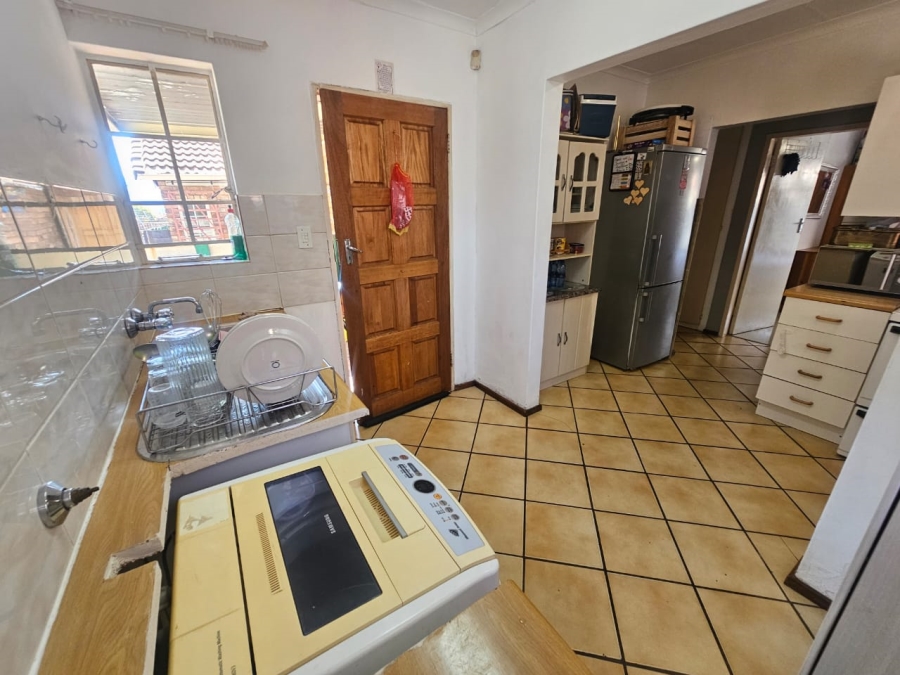 2 Bedroom Property for Sale in Eldoraigne Gauteng