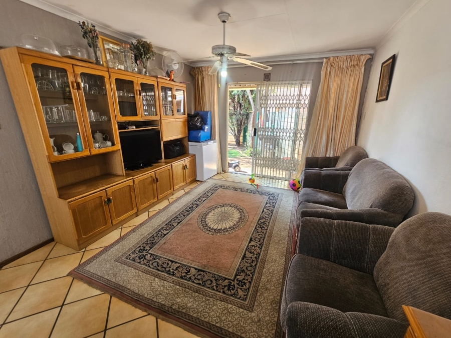 2 Bedroom Property for Sale in Eldoraigne Gauteng