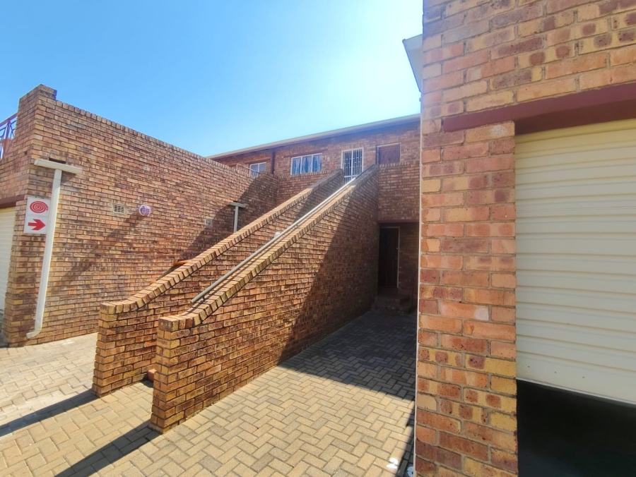 2 Bedroom Property for Sale in Bartlett Gauteng