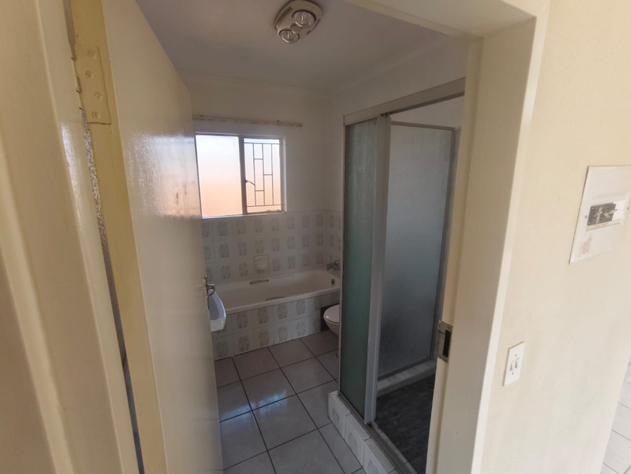 2 Bedroom Property for Sale in Bartlett Gauteng