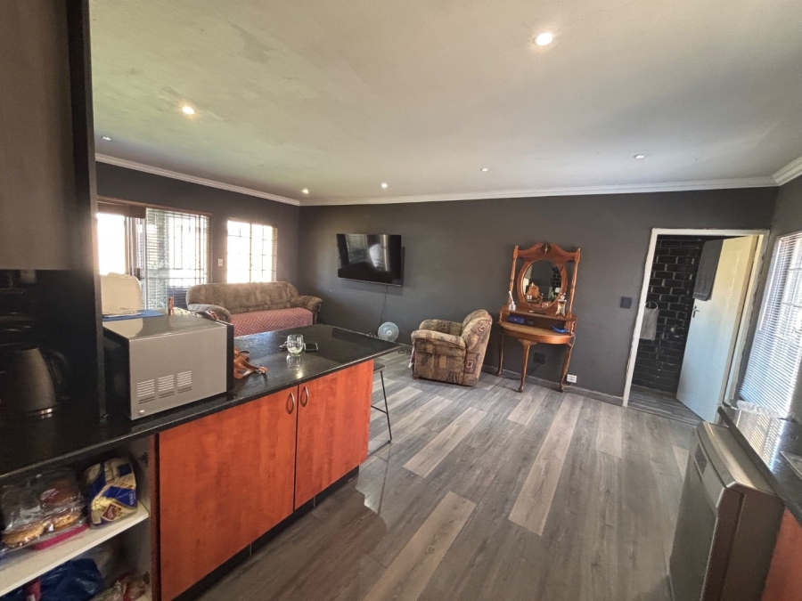 2 Bedroom Property for Sale in Annlin Gauteng