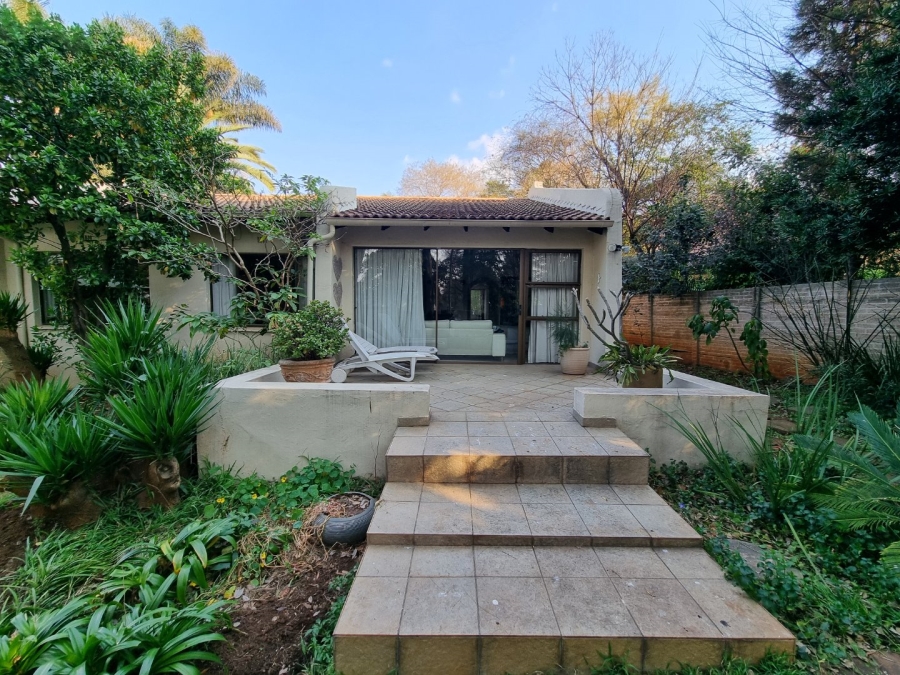 To Let 4 Bedroom Property for Rent in Bedfordview Gauteng