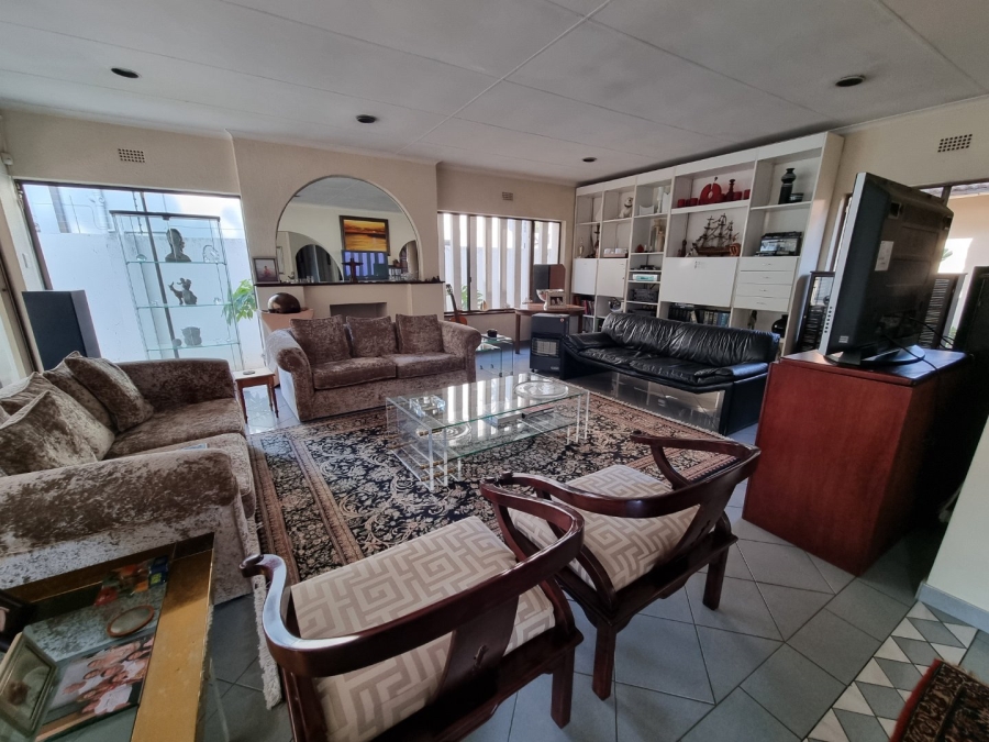 To Let 4 Bedroom Property for Rent in Bedfordview Gauteng
