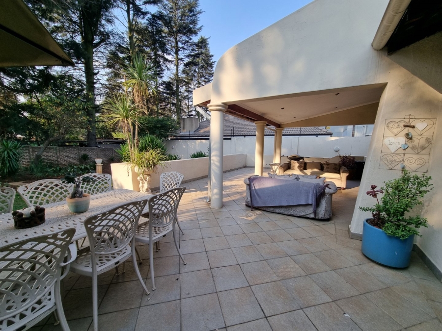 To Let 4 Bedroom Property for Rent in Bedfordview Gauteng