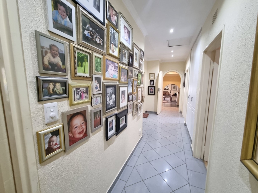 To Let 4 Bedroom Property for Rent in Bedfordview Gauteng
