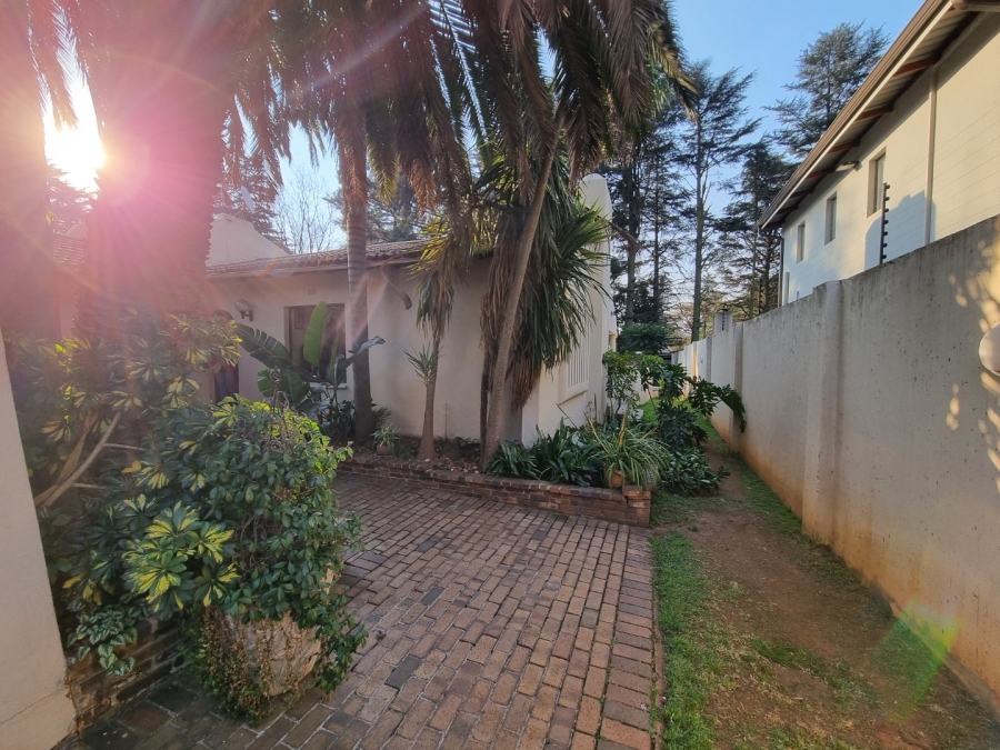 To Let 4 Bedroom Property for Rent in Bedfordview Gauteng