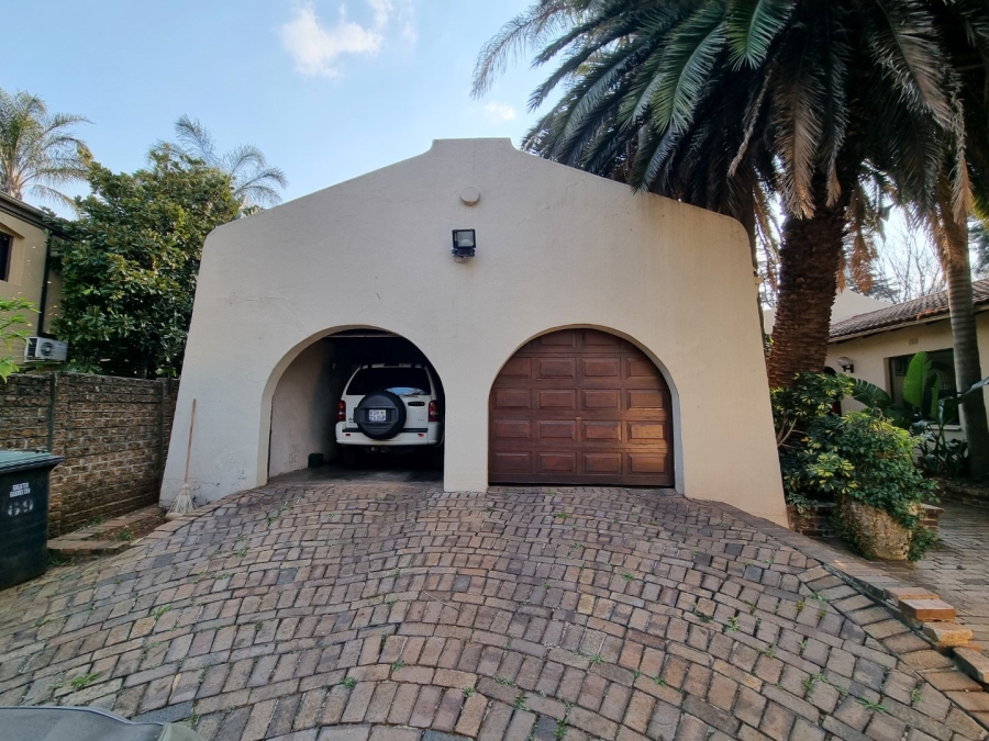 To Let 4 Bedroom Property for Rent in Bedfordview Gauteng
