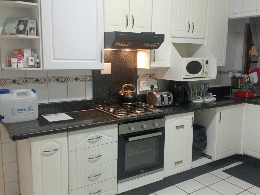 4 Bedroom Property for Sale in Parkdene Gauteng