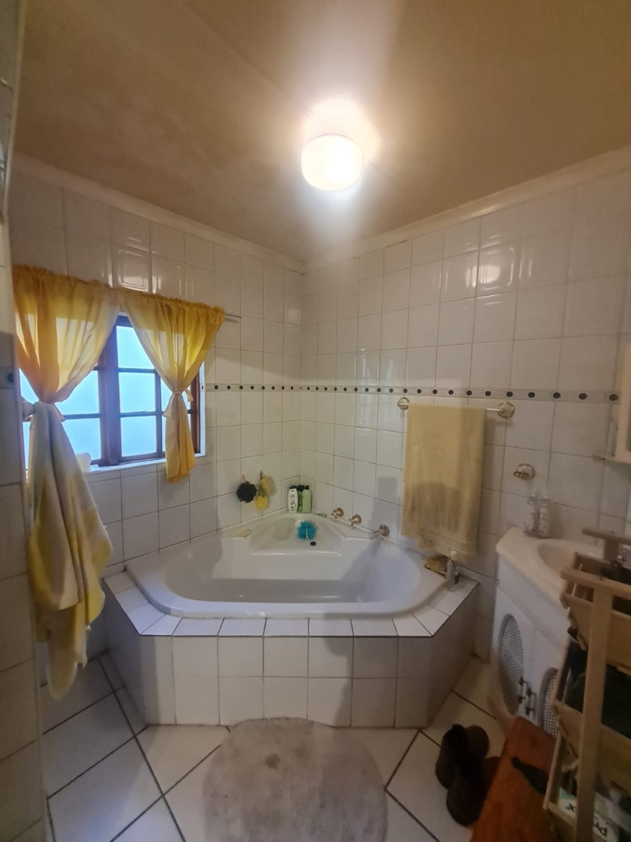 4 Bedroom Property for Sale in Parkdene Gauteng