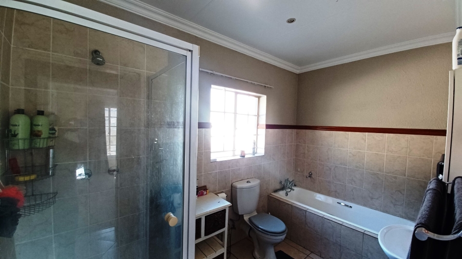 2 Bedroom Property for Sale in Annlin Gauteng