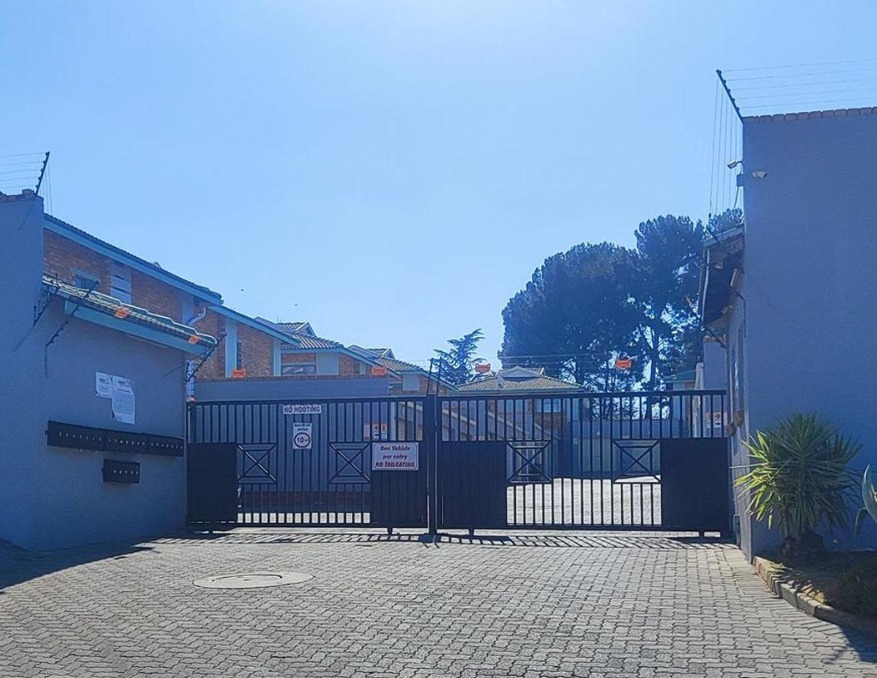2 Bedroom Property for Sale in Farrar Park Gauteng