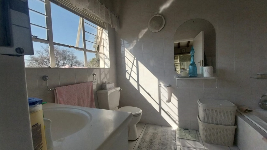 3 Bedroom Property for Sale in Bassonia Gauteng