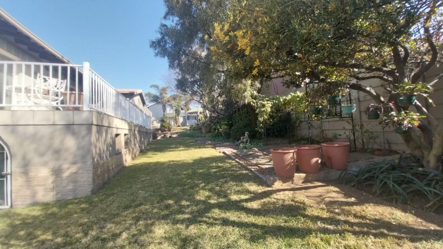 3 Bedroom Property for Sale in Bassonia Gauteng