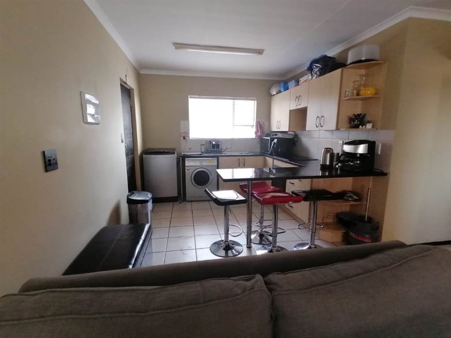 2 Bedroom Property for Sale in Bardene Gauteng