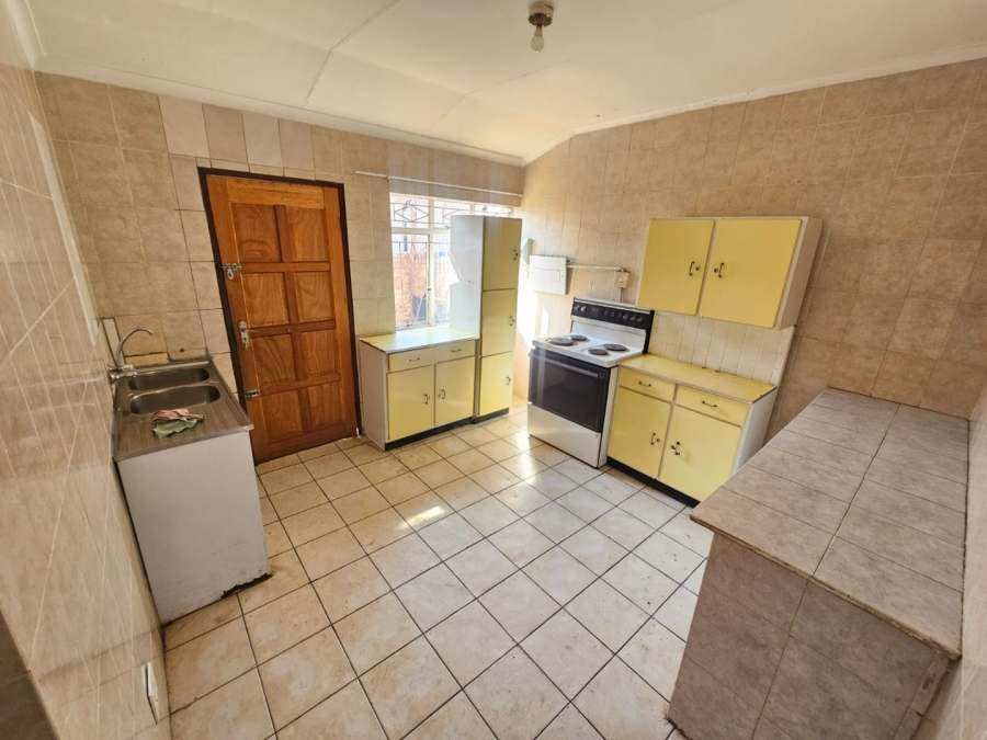 To Let 3 Bedroom Property for Rent in Laudium Gauteng
