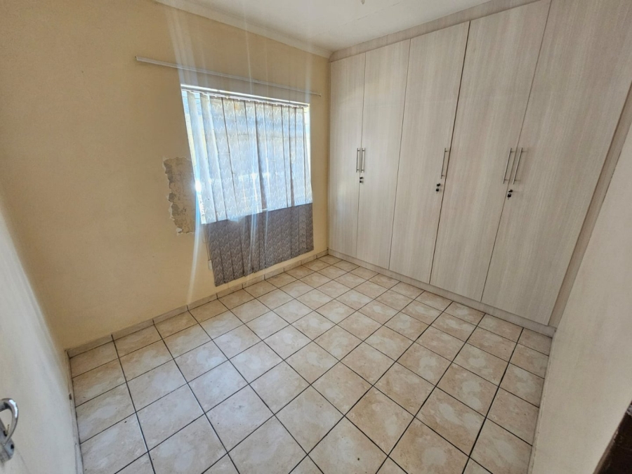 To Let 3 Bedroom Property for Rent in Laudium Gauteng