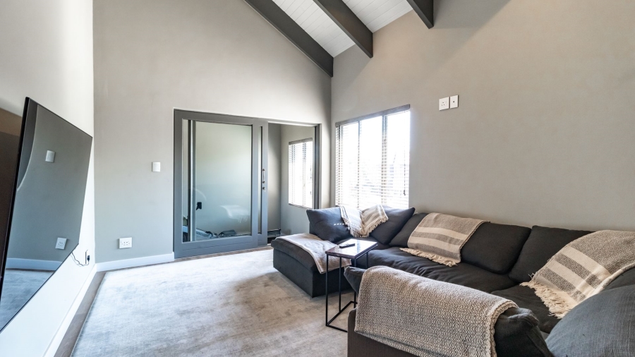 6 Bedroom Property for Sale in Serengeti Lifestyle Estate Gauteng