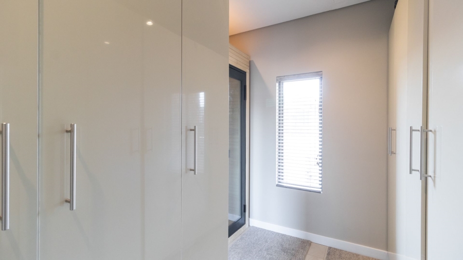 6 Bedroom Property for Sale in Serengeti Lifestyle Estate Gauteng