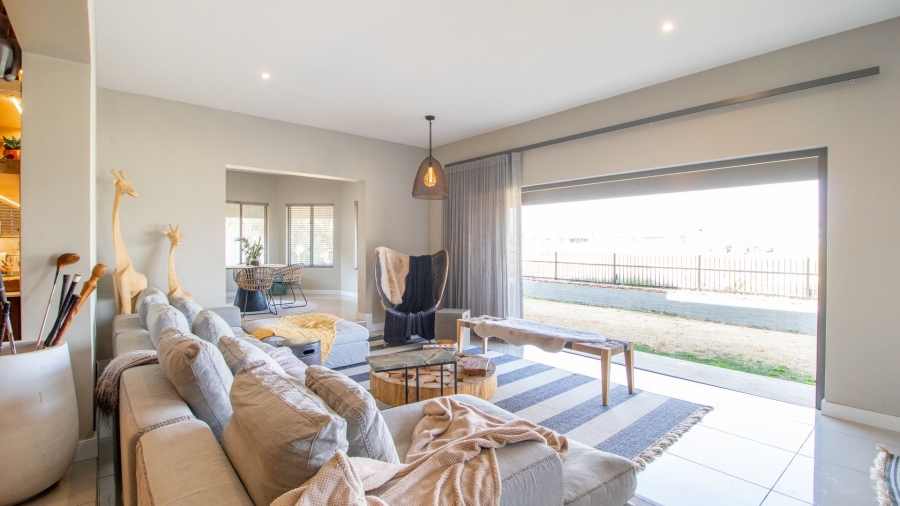 6 Bedroom Property for Sale in Serengeti Lifestyle Estate Gauteng