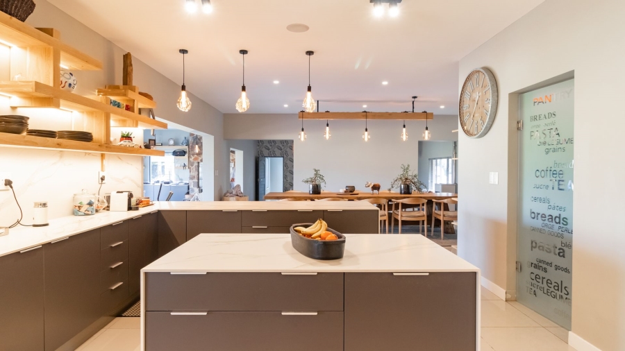 6 Bedroom Property for Sale in Serengeti Lifestyle Estate Gauteng