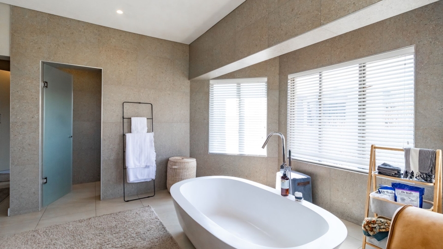 6 Bedroom Property for Sale in Serengeti Lifestyle Estate Gauteng
