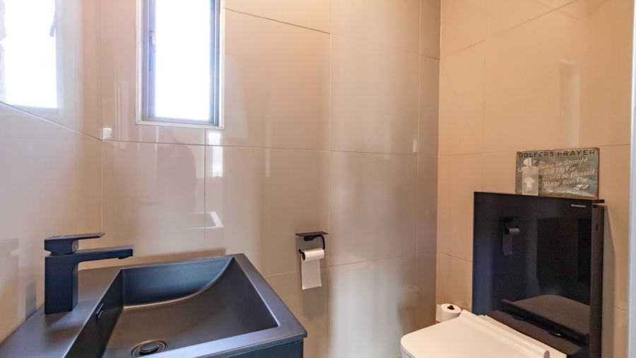 6 Bedroom Property for Sale in Serengeti Lifestyle Estate Gauteng
