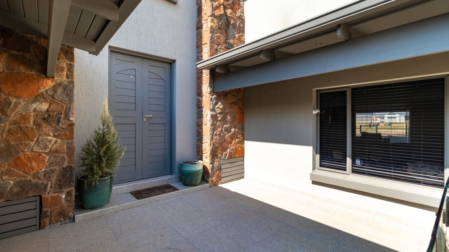 6 Bedroom Property for Sale in Serengeti Lifestyle Estate Gauteng