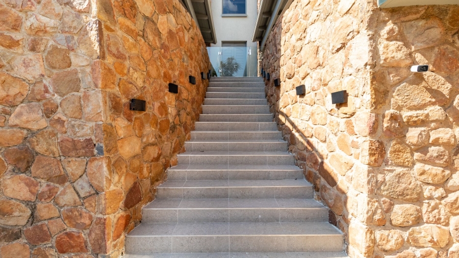 6 Bedroom Property for Sale in Serengeti Lifestyle Estate Gauteng
