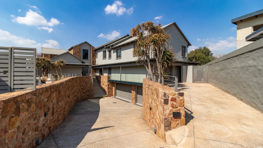 6 Bedroom Property for Sale in Serengeti Lifestyle Estate Gauteng