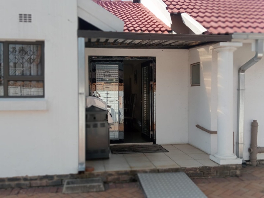 4 Bedroom Property for Sale in Sunward Park Gauteng