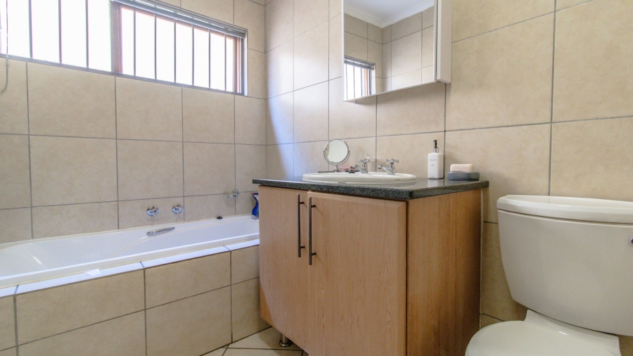 2 Bedroom Property for Sale in Meyersdal Gauteng