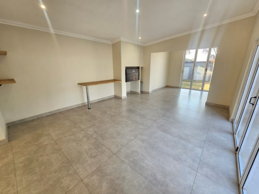 5 Bedroom Property for Sale in Wierda Park Gauteng