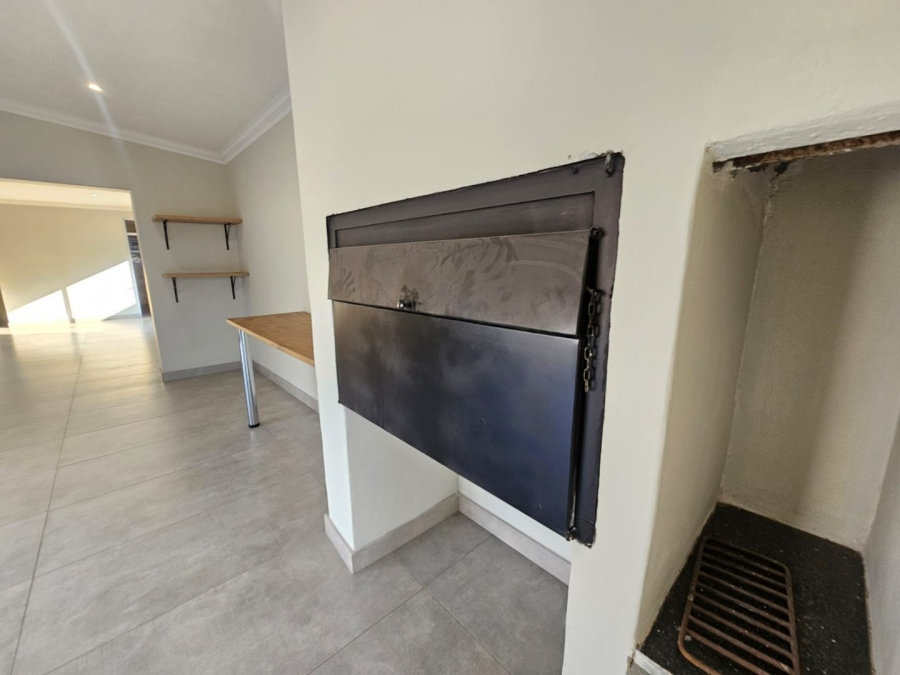 5 Bedroom Property for Sale in Wierda Park Gauteng
