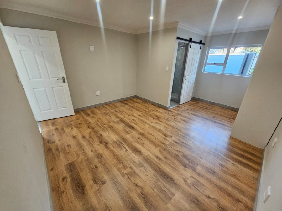 5 Bedroom Property for Sale in Wierda Park Gauteng